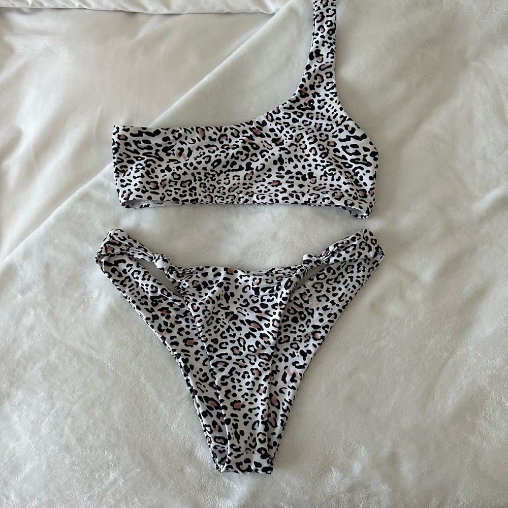 Beach Bunny Leopard Print Bikini